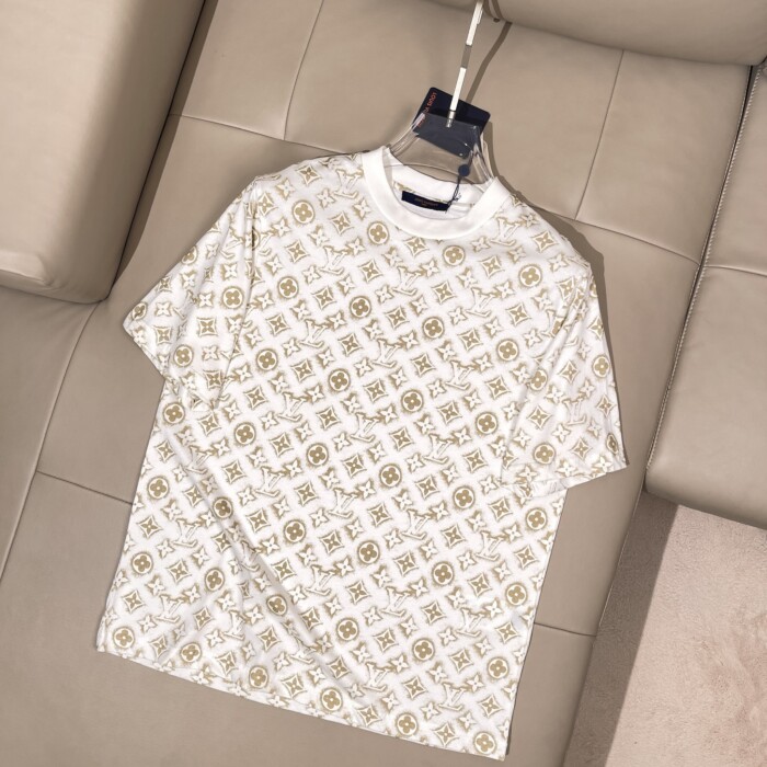New Arrival Louis Vuitton Luxury Brand Unisex T-Shirt Gift Hot 2023 PEA31752