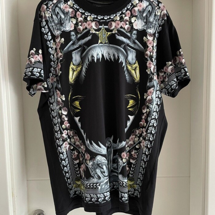 Givenchy Paris Snk T-Shirt  - DN1615101