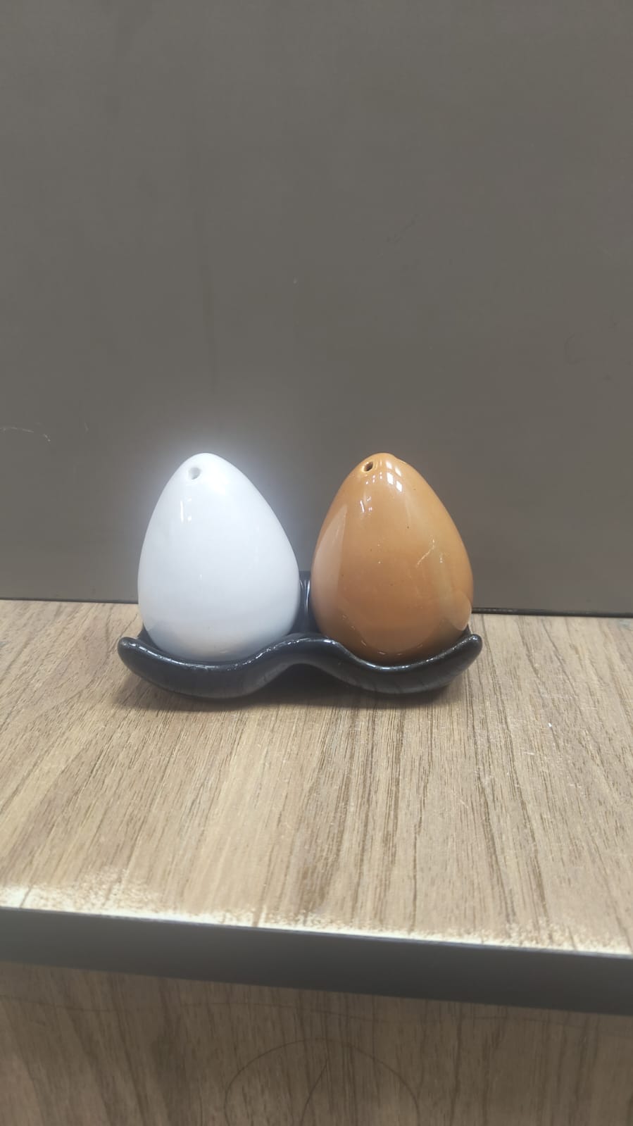 Store Lavish Minimalist Ceramic Egg Salt & Pepper Shakers Set with Tray – White & Brown - Image 5