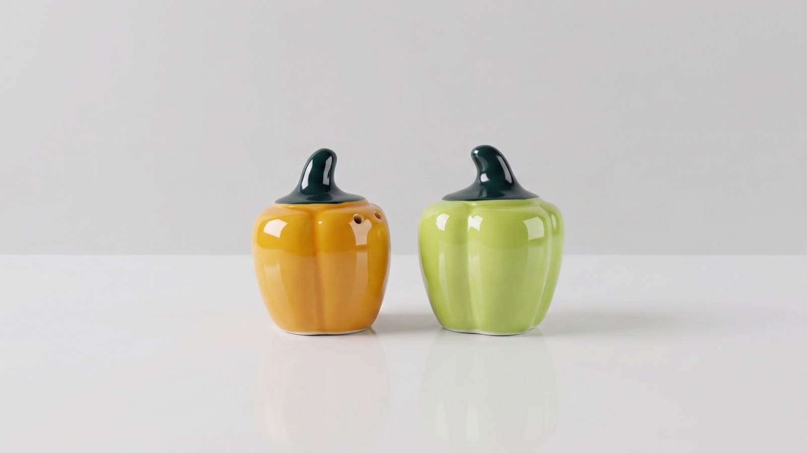 Store Lavish Ceramic Bell Pepper Salt & Pepper Shakers Set – Yellow & Green