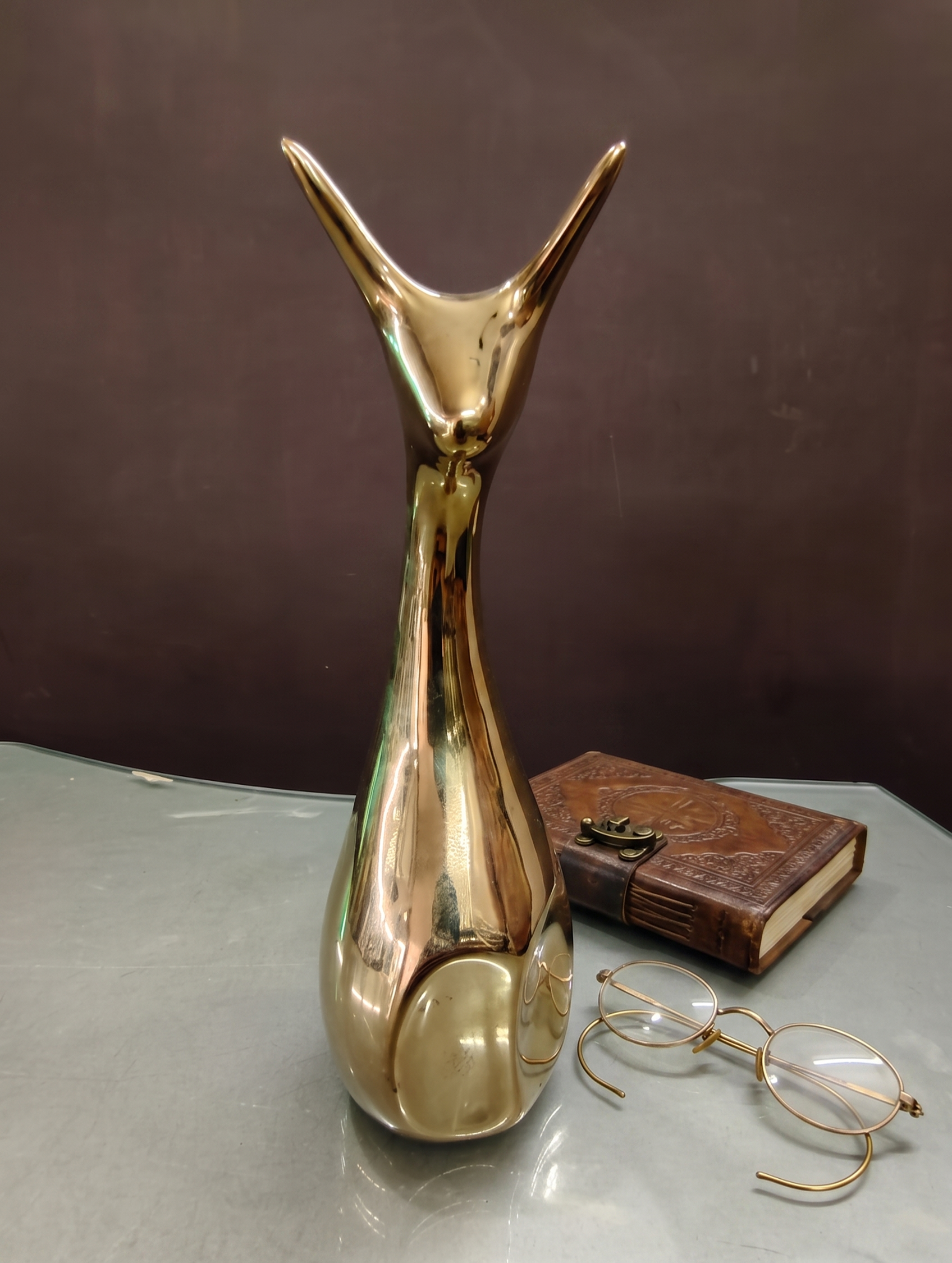 Store Lavish Abstract Metallic Gold Deer Sculpture – Electroplated Ceramic Statue - Image 2